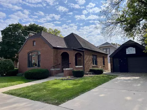 1922 10th St, Monroe, WI 53566