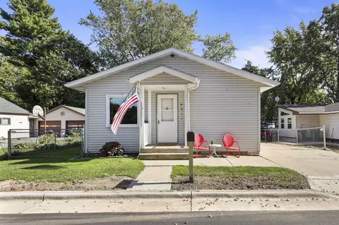 4511 Larson St, Mcfarland, WI 53558