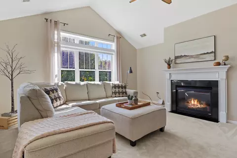 25 Corner Stone Way #18, Fitchburg, WI 53711