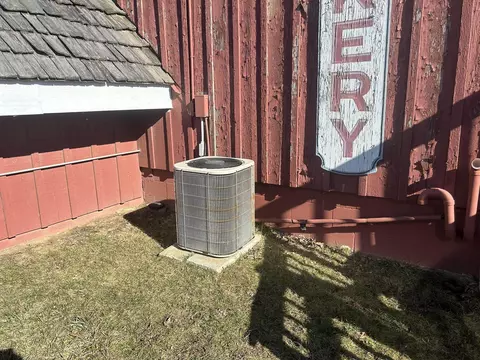 807 S Main St, Viroqua, WI 54665 photo 10