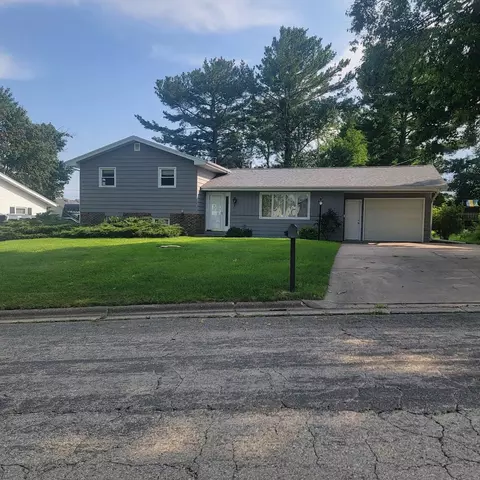 535 Kase St, Platteville, WI 53818