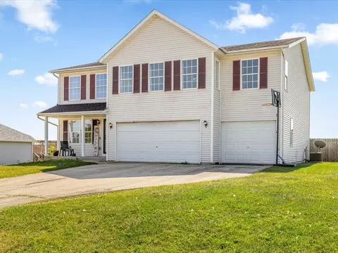 694 Rosemare Dr, Roscoe, IL 61073