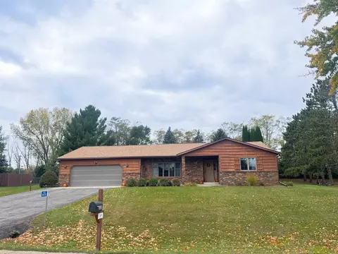n5701 Lakeview Drive, Green Lake, WI 54941