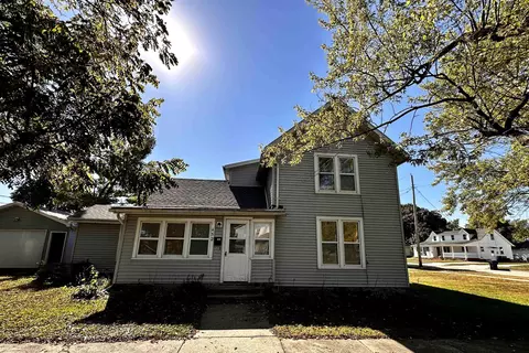 452 Blaine Ave, Janesville, WI 53545