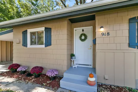 918 N Pine St, Sun Prairie, WI 53590