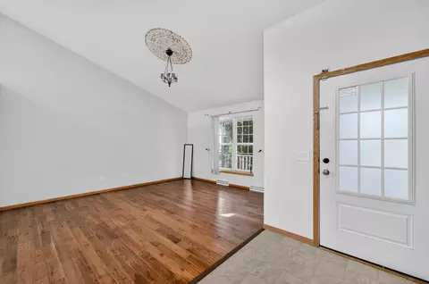 Entry Way - 1077 Gas Light Dr, Sun Prairie, WI 53590 photo 1 of 4