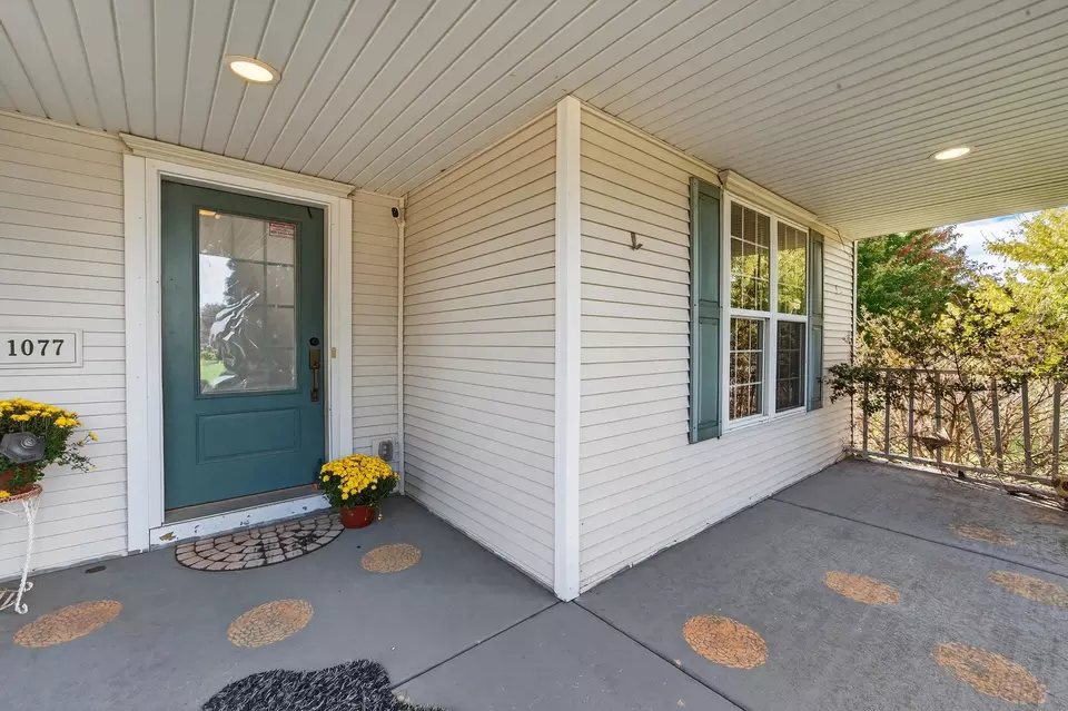 Exterior - 1077 Gas Light Dr, Sun Prairie, WI 53590 photo 2 of 14
