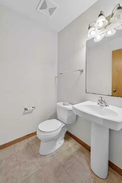 Bath - 1077 Gas Light Dr, Sun Prairie, WI 53590 photo 1 of 3