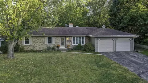 2823 Mackintosh Dr, Janesville, WI 53548