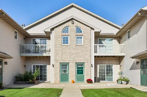 300 E Tyranena Park Rd #2, Lake Mills, WI 53551