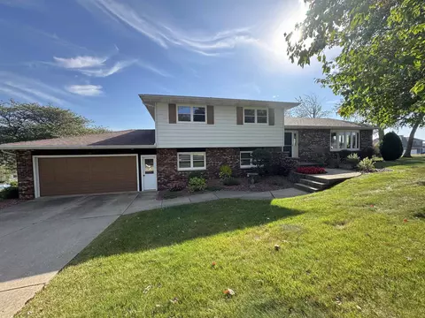 2704 20th Ave, Monroe, WI 53566