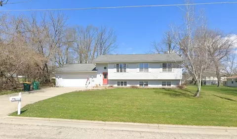 1230 Hain Rd, Edgerton, WI 53534