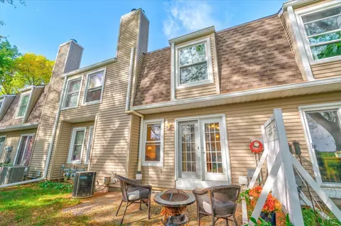 476 Basswood Ave #476, Verona, WI 53593