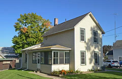 611 Lake St, Baraboo, WI 53913