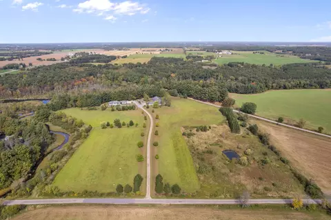 9364 Spring Creek Rd, Amherst, WI 54406