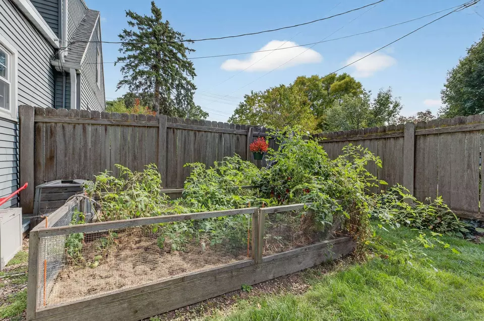 Exterior - 460 Glenway St, Madison, WI 53711 photo 9 of 14