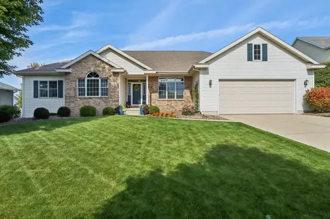 1005 Warrior Ct, Waunakee, WI 53597