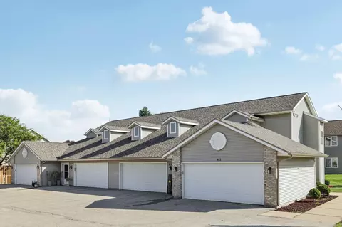 856 St Albert The Great Dr, Sun Prairie, WI 53590
