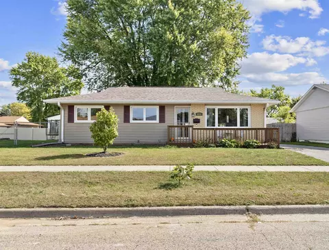 2219 Pioneer Rd, Janesville, WI 53546