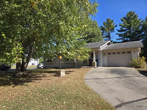 402 A Quincy St, Friendship, WI 53934