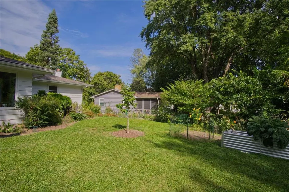 Exterior - 5017 Regent St, Madison, WI 53705 photo 7 of 9
