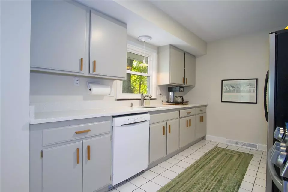Kitchen - 5017 Regent St, Madison, WI 53705 photo 3 of 3