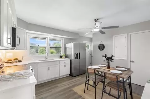 115 Ridge Dr, Mount Horeb, WI 53572