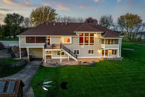 3027 Castleton Xing, Sun Prairie, WI 53590