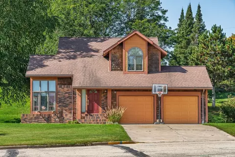 107 Kimball Ave, Elroy, WI 53929