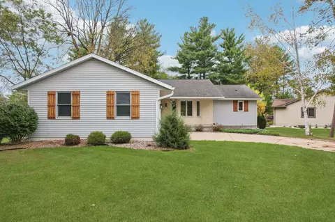 873 W Woodland Trl, Prairie Du Sac, WI 53578