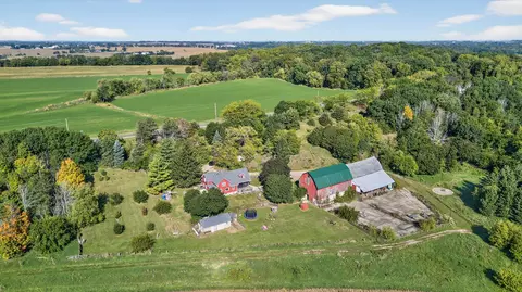 5010 Ridge Rd, Deerfield, WI 53531
