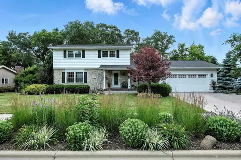 900 Woodview Dr, Sun Prairie, WI 53590