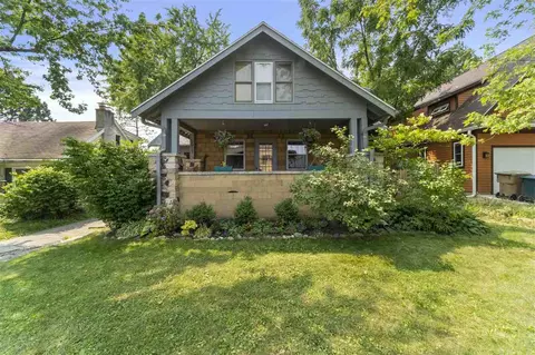 2913 Harvey St, Madison, WI 53705
