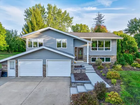 800 Roosevelt St, Stoughton, WI 53589