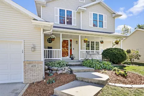 409 Old Indian Trl, Deforest, WI 53532