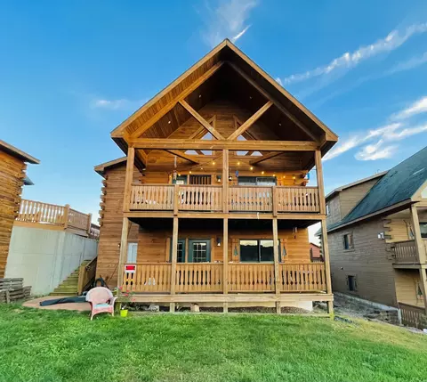 328 Hilltop Cir, Warrens, WI 54666