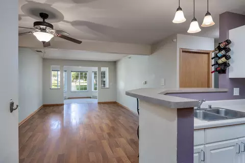 10 Kings Mill Cir #112, Madison, WI 53718