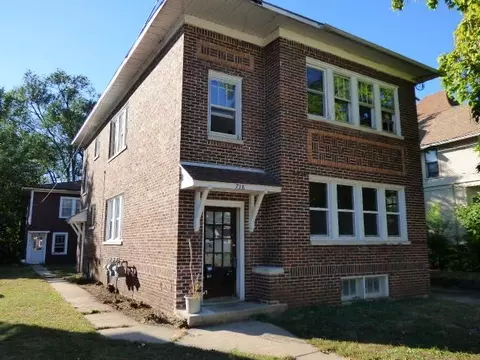 738 Moore St, Beloit, WI 53511