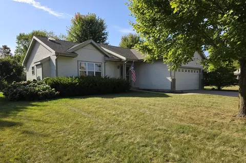7413 Secret Bluff Dr, Madison, WI 53719