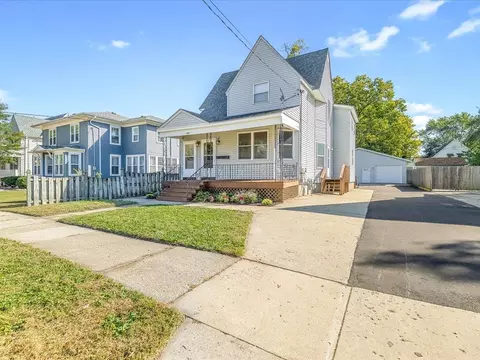 935 Park Ave, Beloit, WI 53511