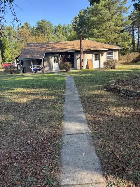 315 W River Rd, Muscoda, WI 53573