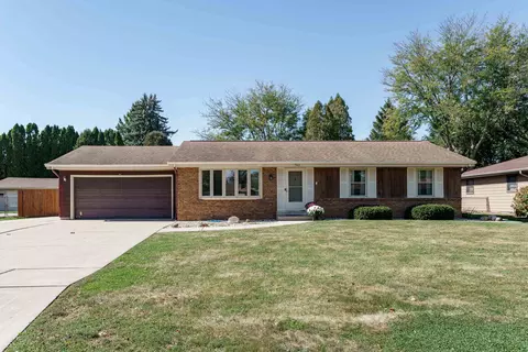 763 Sussex Dr, Janesville, WI 53546