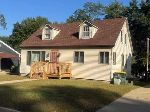 854 E Burton St, Richland Center, WI 53581
