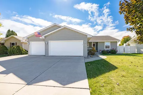 4262 Baybrook Dr, Janesville, WI 53546