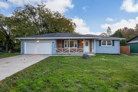 725 Bickley Ct, Stoughton, WI 53589