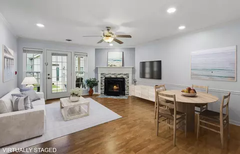 905 Harbor House Dr #3, Madison, WI 53719