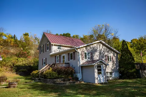 3928 County Rd B, Platteville, WI 53818