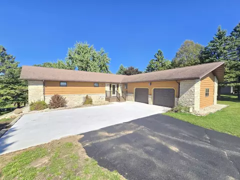 w2102 Wisconsin 44, Markesan, WI 53946