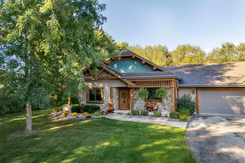 120 Waverly Dr, Cambridge, WI 53523