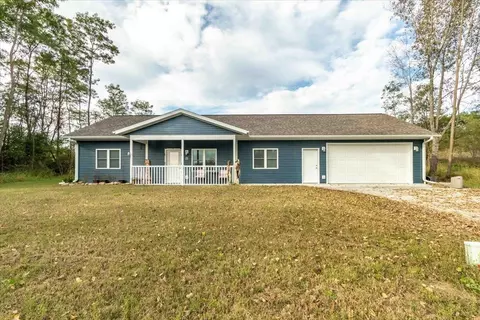 516 Oak Grove Dr, Necedah, WI 54646